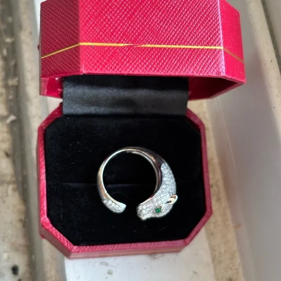 18k Cartier white gold Panther Ring with Green Eyes - 8 - Picture 7 of 9